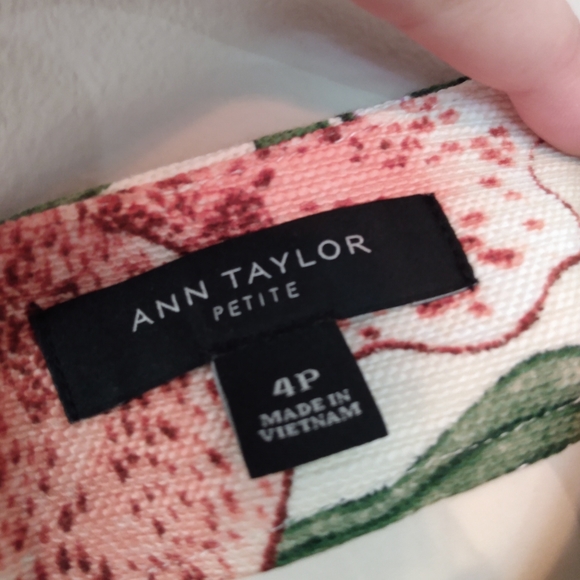 Ann Taylor floral lilies cotton pencil skirt - Picture 4 of 8